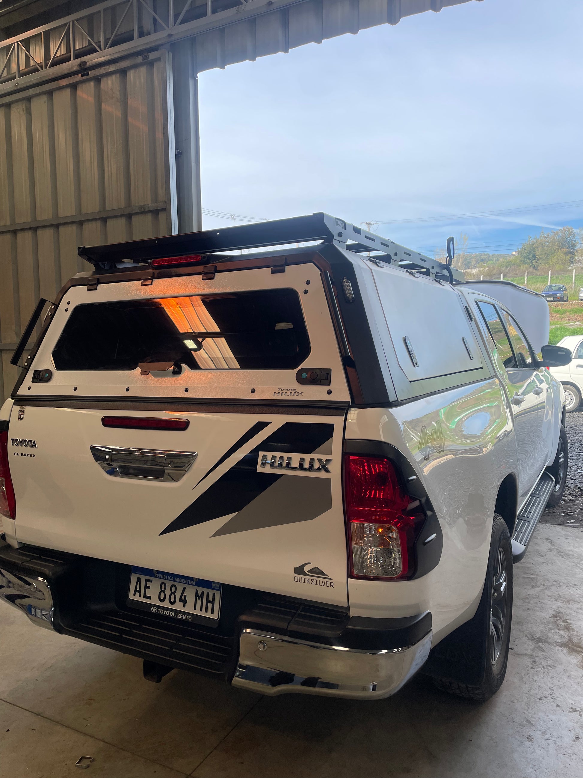 CÚPULA PARA HILUX CON VIDRIO