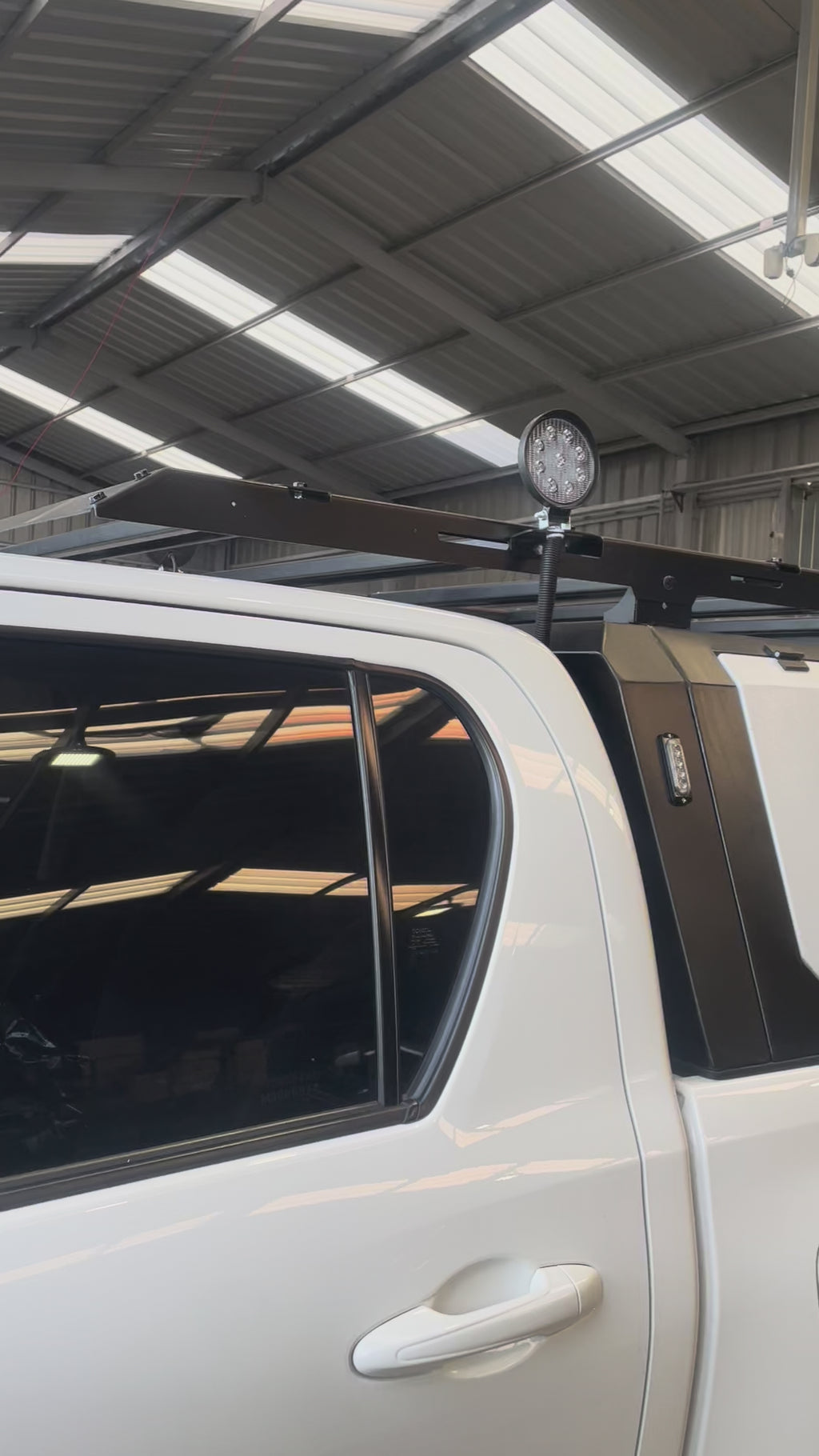CÚPULA PARA HILUX CON VIDRIO