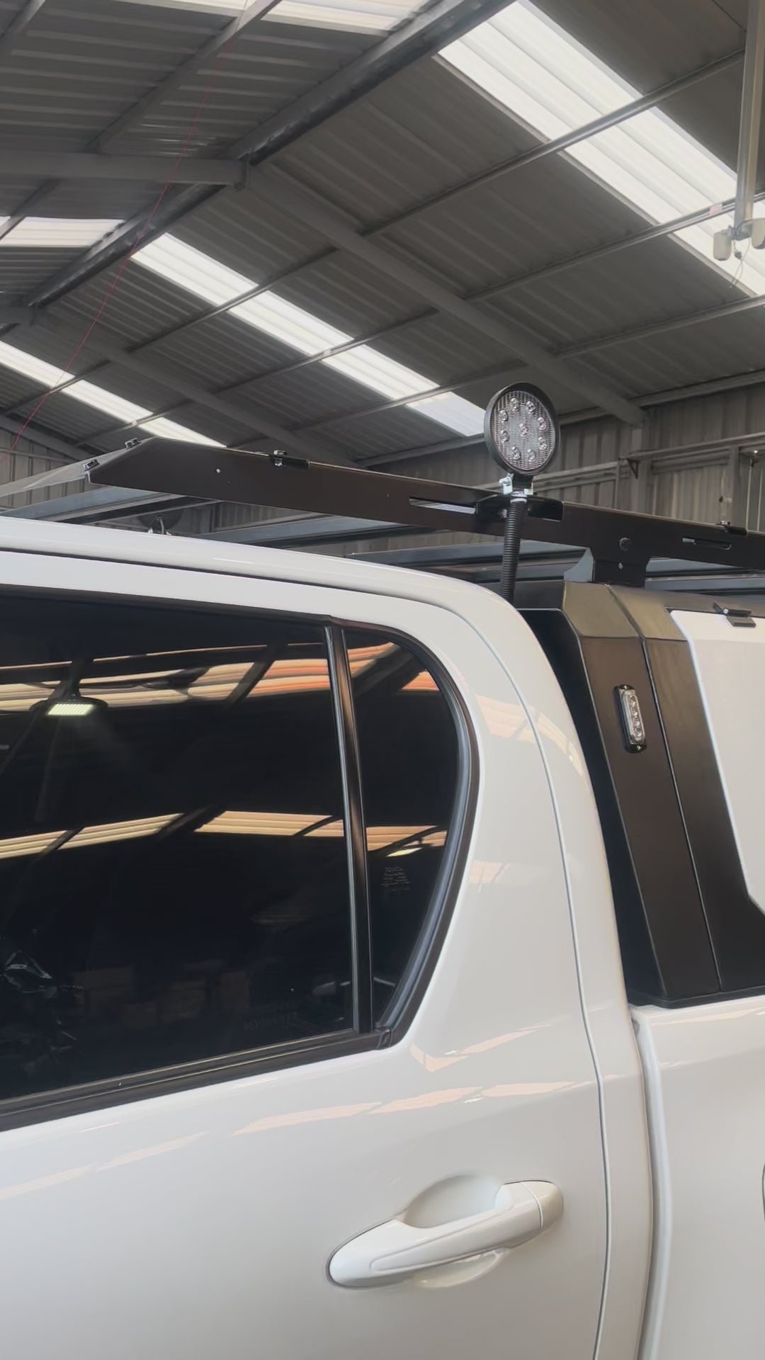 CÚPULA PARA HILUX CON VIDRIO